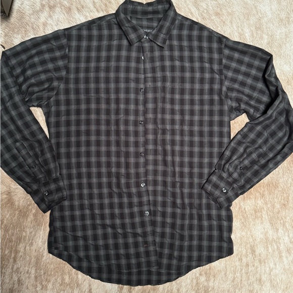 Van Heusen Other - Men's plaid button up Shirt Medium